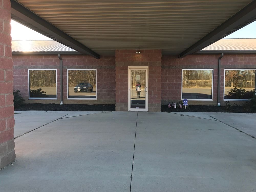 5010 Northpointe Dr, Zanesville, OH 43701